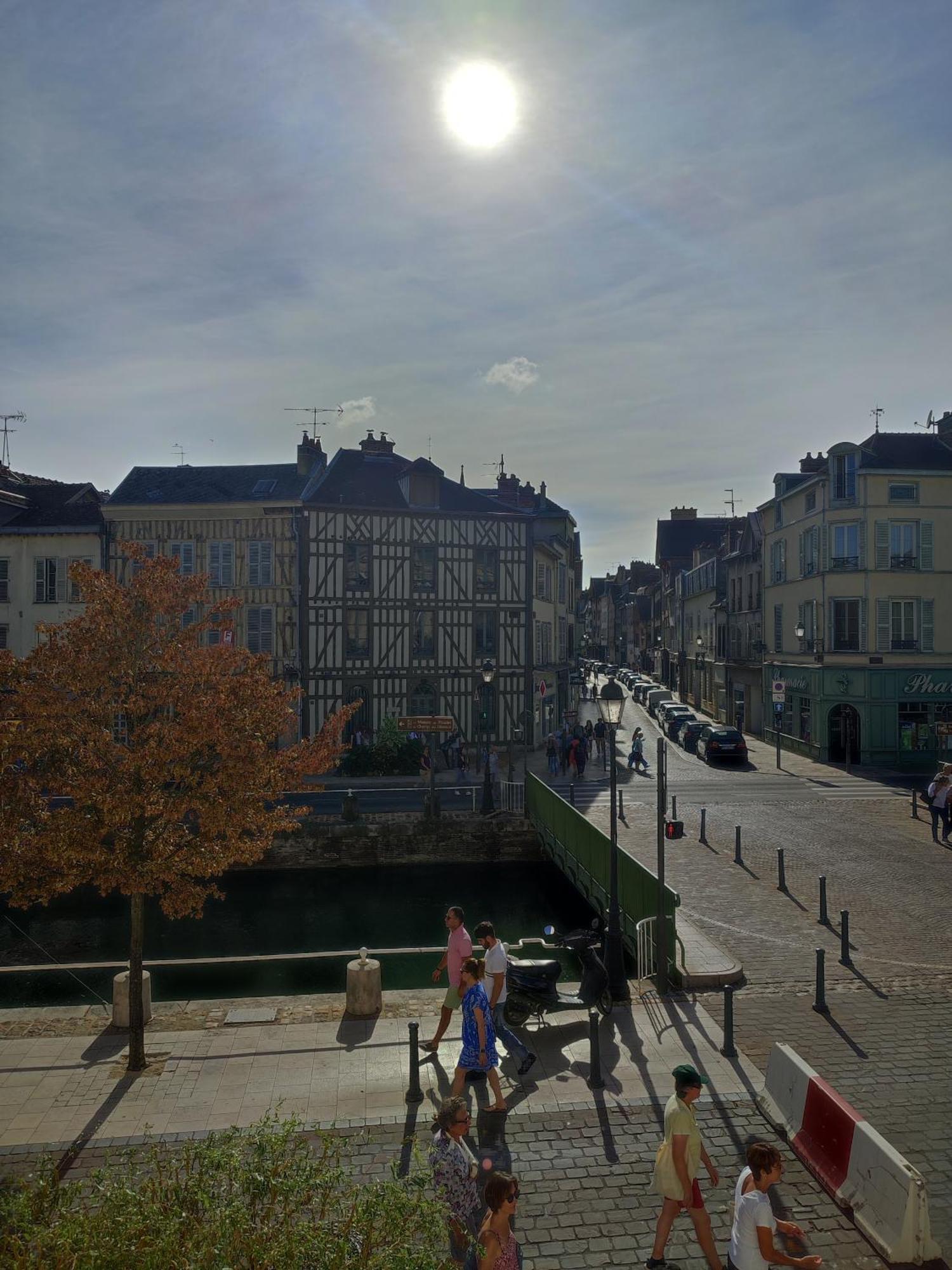 Appartement Cosy Tout Confort Troyes Luaran gambar